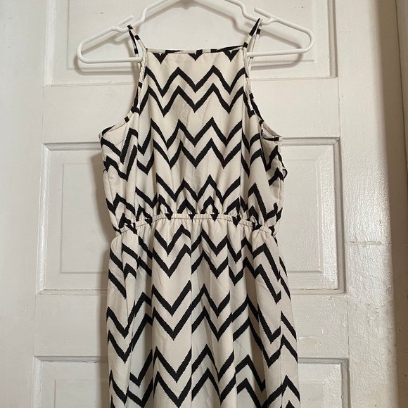 Prevett Patterned White Formal Party Dress, Sleeveless, Front Zip - Picture 3 of 4